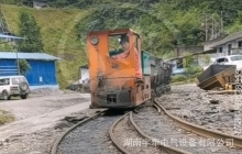 客戶發(fā)來(lái)的5噸蓄電池湘潭電機(jī)車運(yùn)行視頻